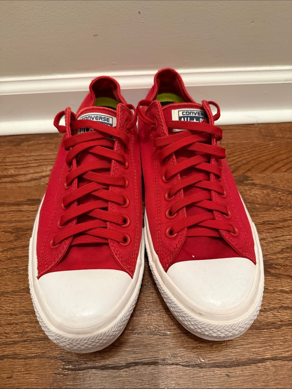 Converse Low-Top Chuck Taylor II in Bright Red
